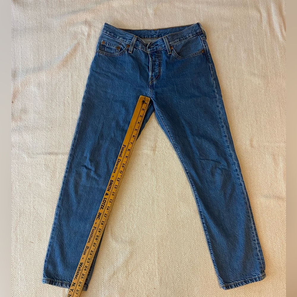 Levi’s 501 Relax Fit Button Fly Jeans Size 28” waist